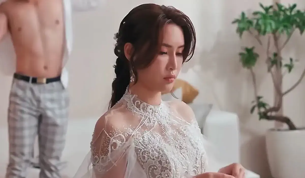 《小凤新婚》完整版在线看-苏畅艾熙主演高清无删减全集放送-免广告无套路免费观看《小凤新婚》全集资源
